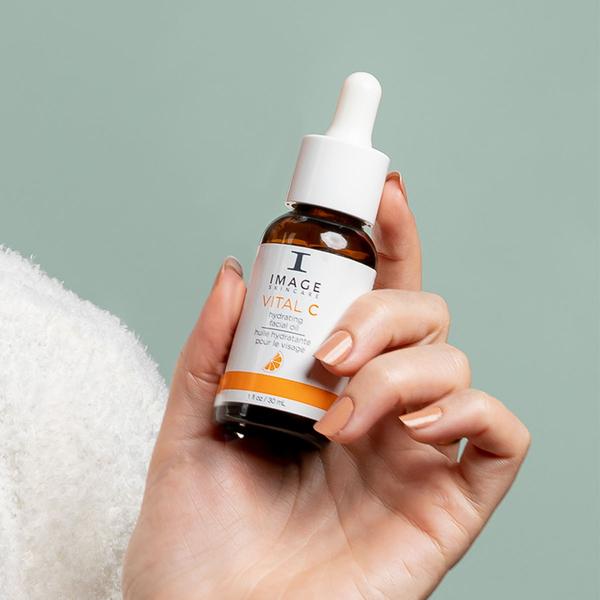 IMAGE - Vital C Hydrating Facial Oil - Image 4