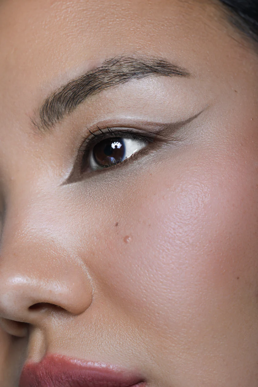 One-Swipe Gel Eyeliner - Image 15